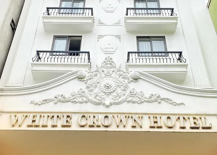 White Crown Ha Long
