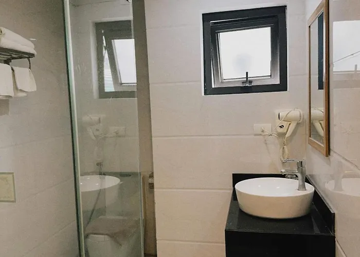 Hotel White Crown 3*