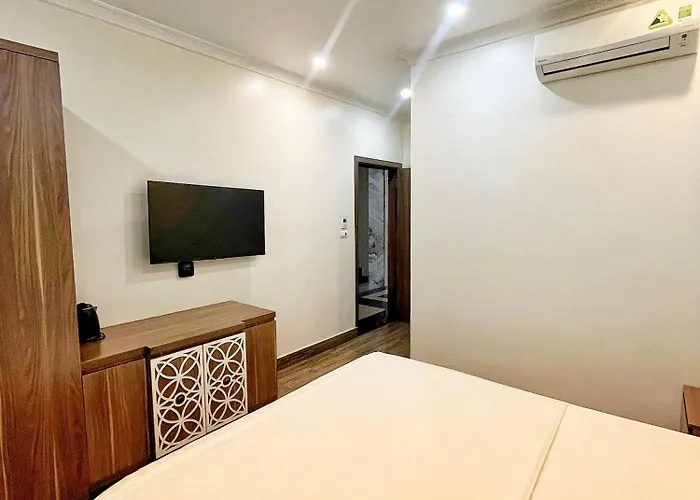 White Crown Hotel 3*