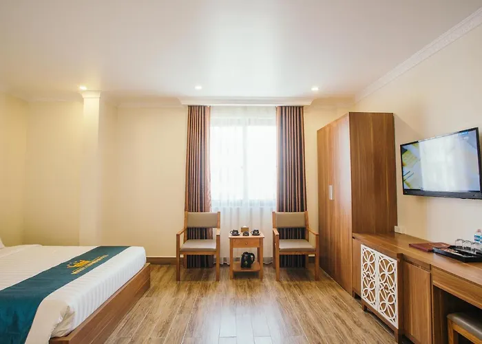 White Crown Hotel Ha Long