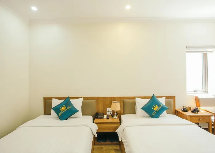 White Crown Hạ Long