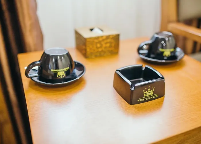 Khách sạn White Crown 3*